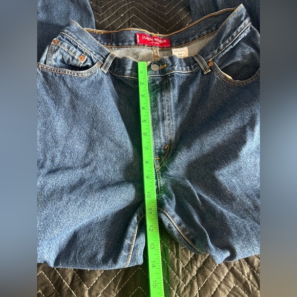 Vintage women’s Levi’s 550 size 16. Dark wash. Classic Relaxed fit. Tapered leg. - Picture 5 of 8